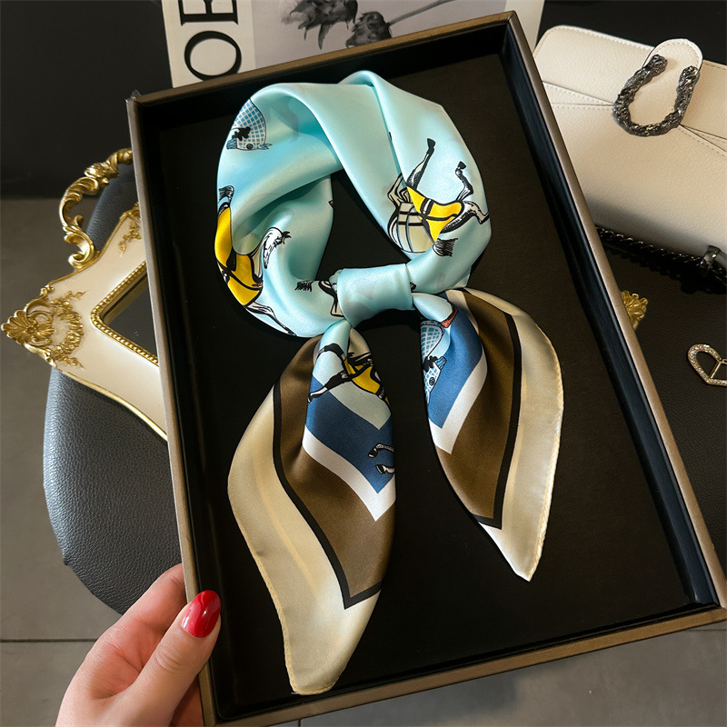 Luxury Brand 2026 Horse Print  - đánh giá và giá Women Accessories Brands