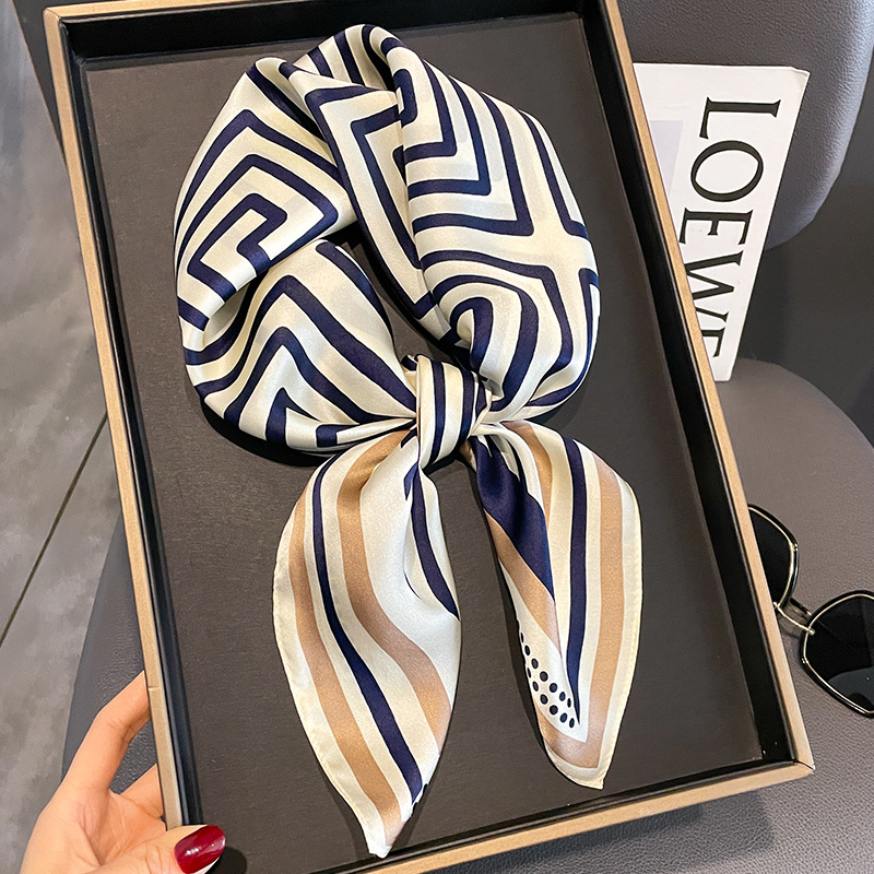 Luxury Brand Neckerchief Sprin - đánh giá và giá Women Accessories Brands