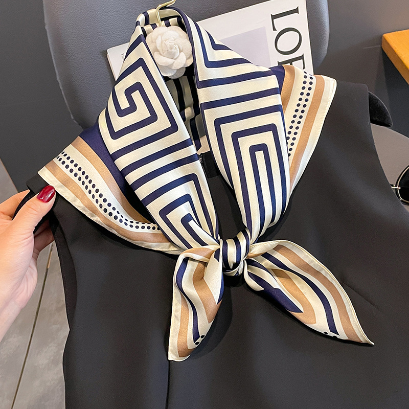 Luxury Brand Neckerchief Sprin - đánh giá và giá Women Accessories Brands