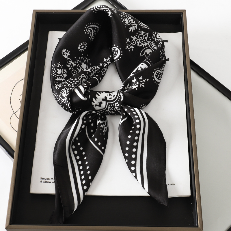 Luxury Brand Silk Square Paisl - đánh giá và giá Women Accessories Brands